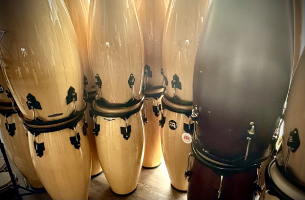 Rhythmusspiele und Trommelübungen